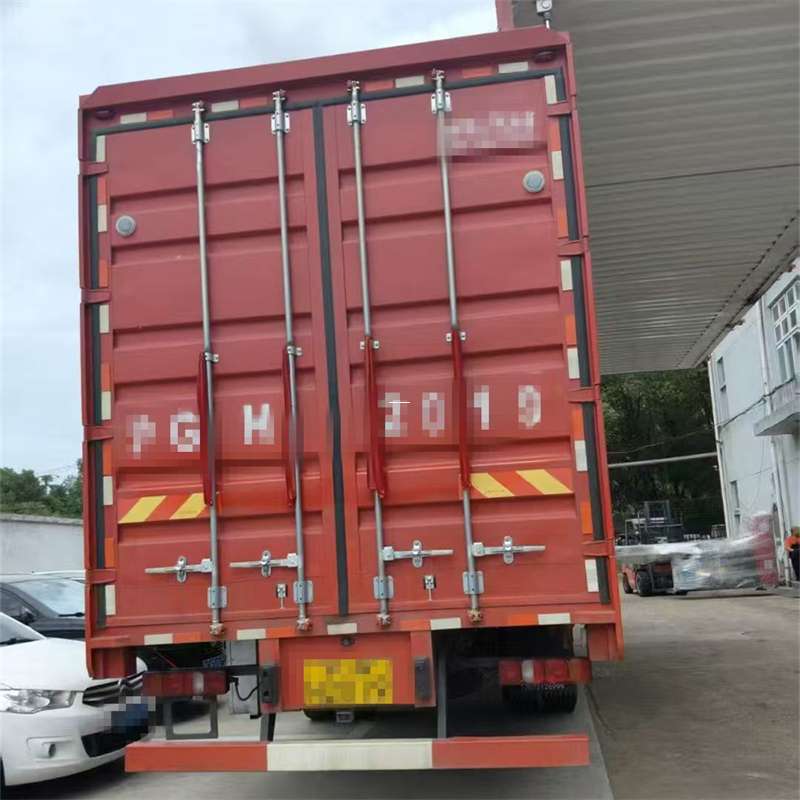 托克逊县探索乡城县进仓物流：多元服务与高效运输线路